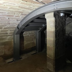 Stahlkonstruktion zur Abstützung des Kellergewölbes